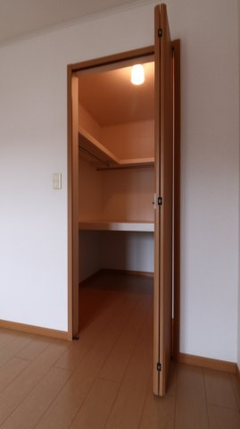 明石市大蔵谷奥のアパートの収納