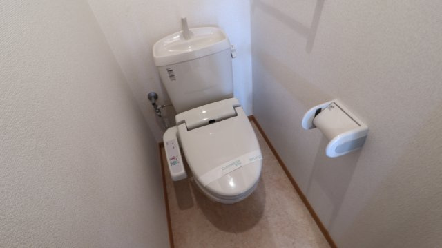明石市大蔵谷奥のアパートのトイレ