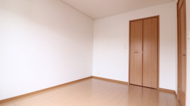 明石市大蔵谷奥のアパートの子供部屋
