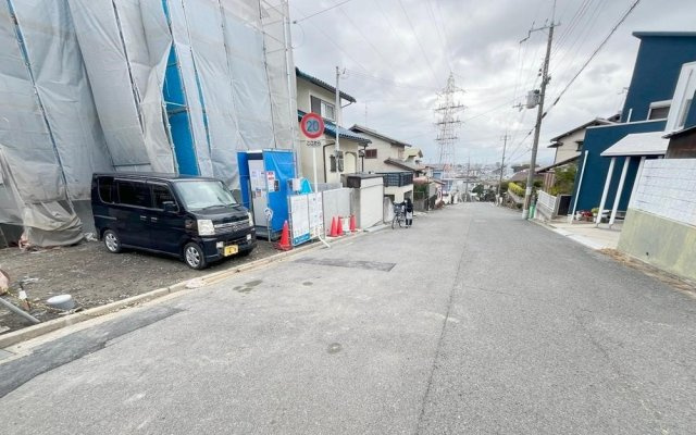 枚方市楠葉面取町　新築一戸建ての前面道路含む現地写真|前面道路含む現地写真です