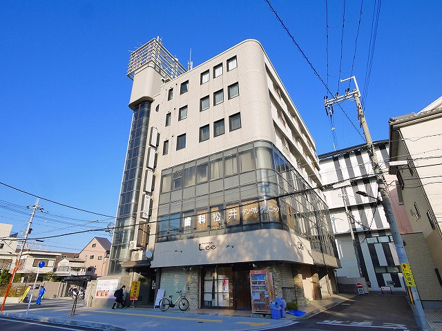 MDCビルの外観