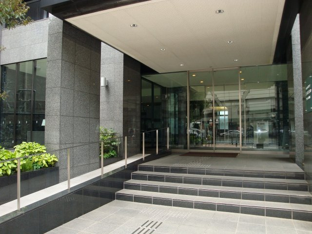 シティタワー池袋ウエストゲートのエントランス