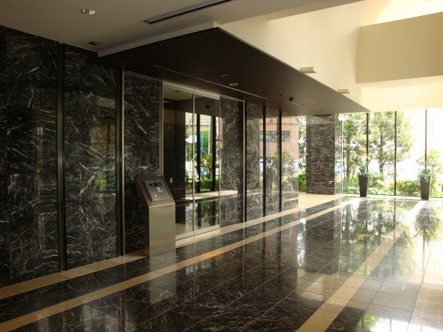 シティタワー池袋ウエストゲートのエントランス