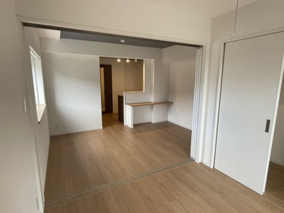 【居間・リビング】 | ラ・ピスタ | 別号室の写真になります。現況優先。