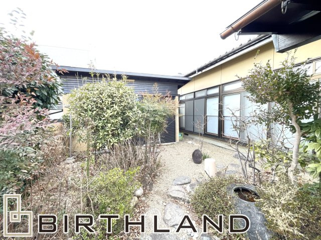 開成六丁目　中古戸建ての庭