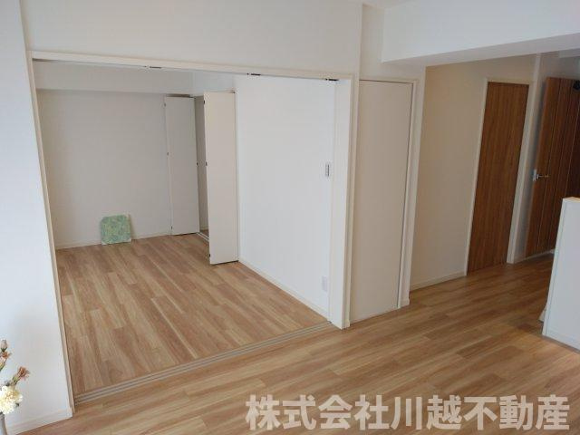 南向き・日当たり良好！眺望良好！の収納|こまごまとしたものを収納できそうですね