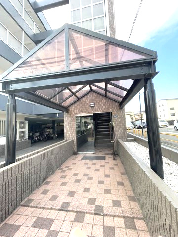 富士藤田マンションのエントランス