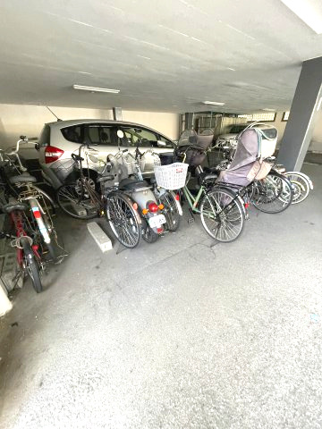 富士藤田マンションの駐車場