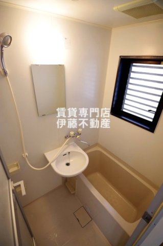 フォレスト庄内の浴室|＆洗面台