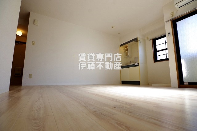 フォレスト庄内の洋室