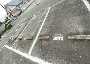 【駐車場】 | グランドハイツ | 車をお持ちの方に嬉しい駐車場付きの物件です