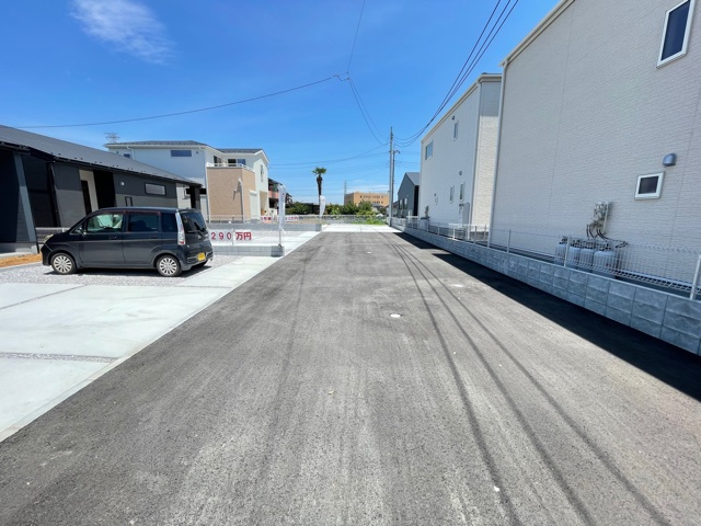 上里町七本木第５（全6棟）1号棟の前面道路含む現地写真