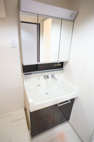 津田沼スカイハイツの独立洗面台