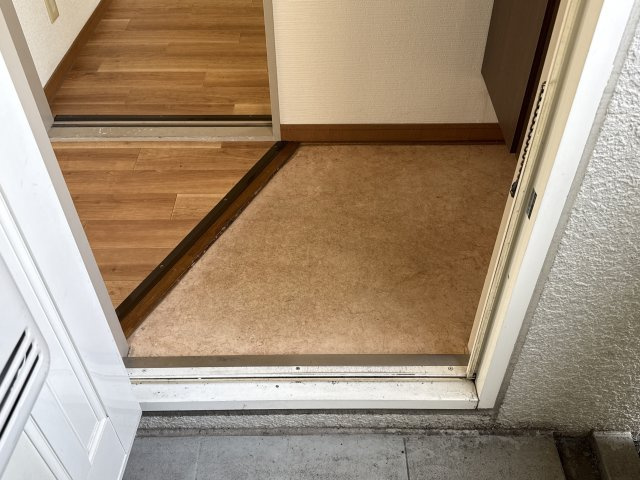 センチュリー7　Ｂ棟の玄関
