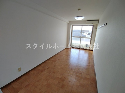 【内装】 | ｉｓ高師 | 別部屋写真です。