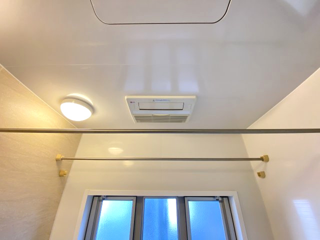 天気に左右されない浴室乾燥機付き★