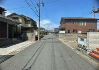 【前面道路含む現地写真】