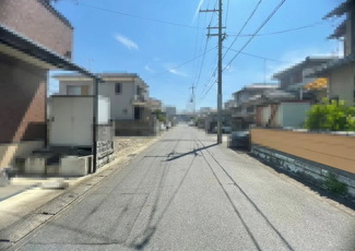 【前面道路含む現地写真】