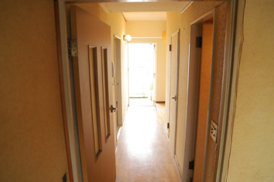 【内装】 | めじろ台コーポラス | 内装はとにかくおしゃれなものがいい！と選ぶ前に、まず住んだ後のことを想像してみましょう。住んでみたらコンセントの位置が悪くて使いにくいなど出てきます。事前にどの家電をどこに置くか想定しておきましょう。