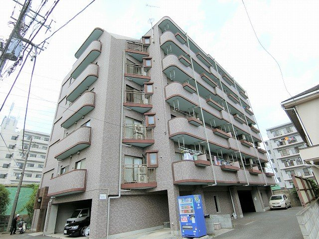 モンテローザの外観