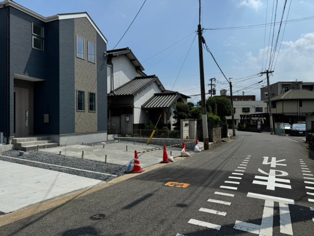ーBloomーブルームー戸畑区中原西2丁目1期　【戸畑区　新築戸建て】の前面道路含む現地写真
