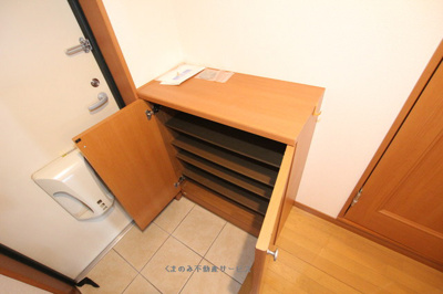 【エントランス】 | エステートマンション | 建物の内部です
エステートマンション　302号室　2024/6/7撮影