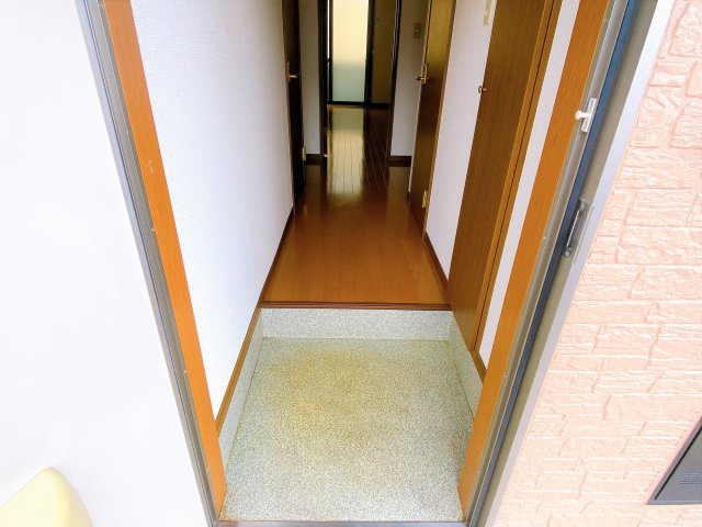 アンプルールリーブル永遠の玄関|別部屋同一間取りのお写真となります。