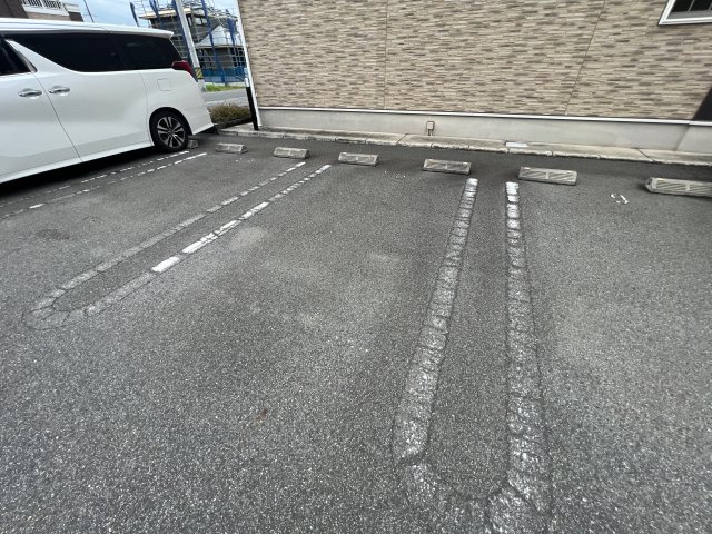ノイ・フリーデＢの駐車場
