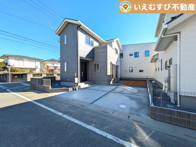 熊谷市別府第8期の駐車場|車好きのパパも嬉しい車庫付邸宅
