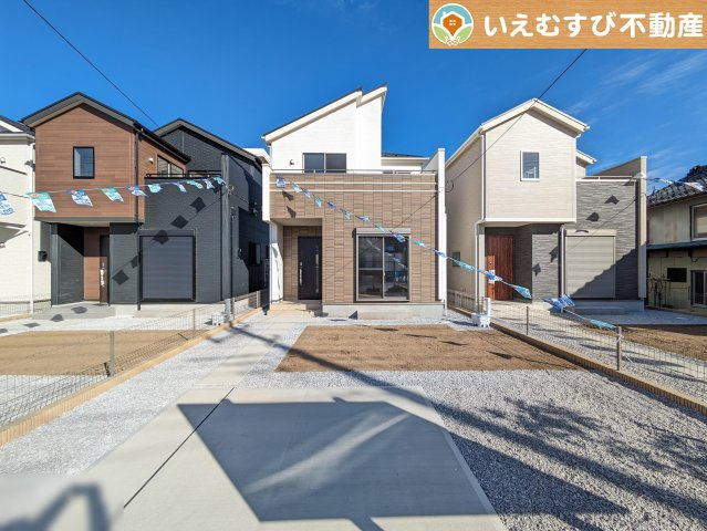 BLOOMING GARDEN　深谷市上柴町東7丁目の外観|【完成済み】落ち着いた色合いがおしゃれな飽きのこない外観！
ゆっくりご内覧いただけますのでぜひ一度現地をご覧ください！夢が膨らみます♪