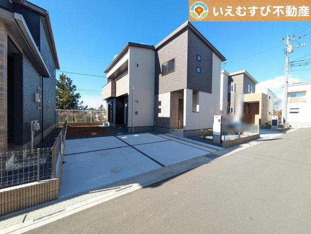 熊谷市末広第3期の駐車場|車好きのパパも嬉しい車庫付邸宅
