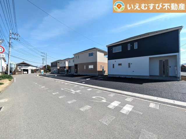 Cradle garden　本庄市児玉町保木野第1の前面道路含む現地写真|充分な広さの前面道路
間口が広くお車の出し入れも問題なく行えるスペースが確保されています♪