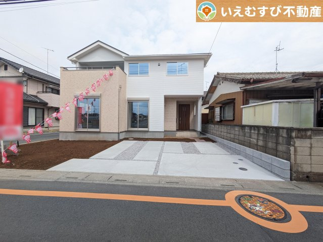 KEIAI FiT　深谷市東方16期の駐車場|2台駐車可能なスペース完備
しっかり舗装してある駐車スペースで天気が悪く足元が悪い日でも乗り降りしやすい♪