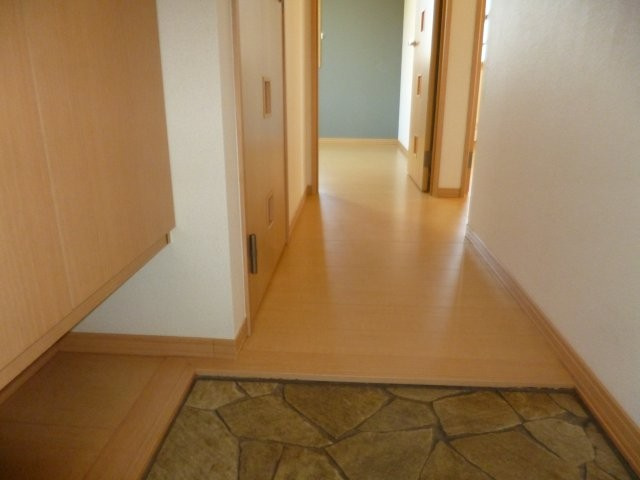 パルクエストの玄関