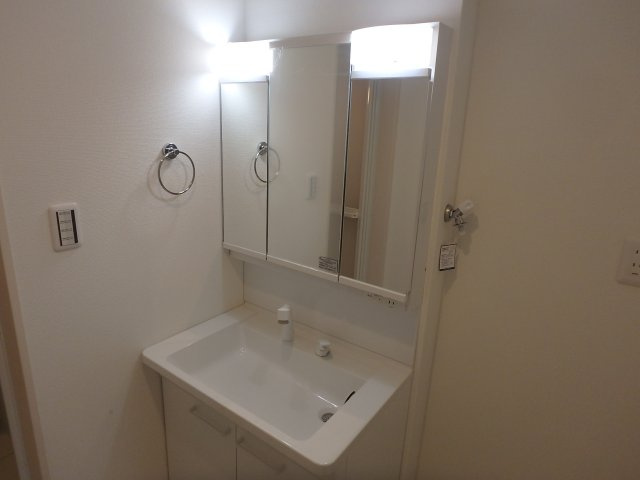 グラディート花園の独立洗面台