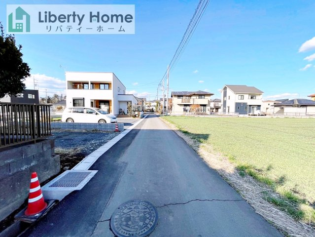 桜川市犬田　売地　7号地の前面道路含む現地写真