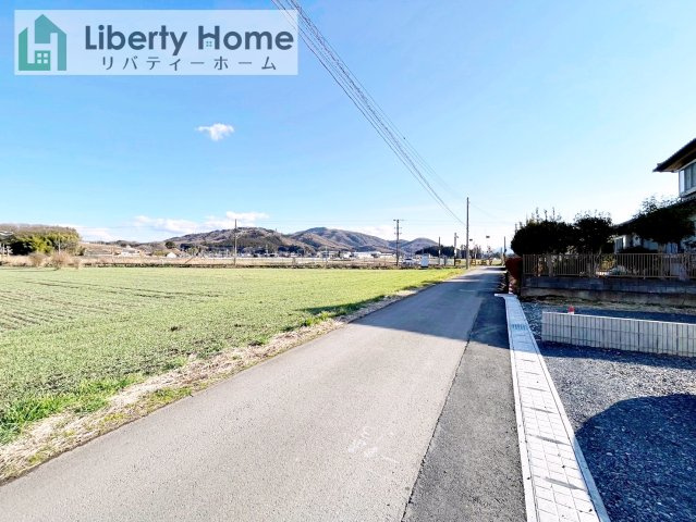 桜川市犬田　売地　7号地の前面道路含む現地写真