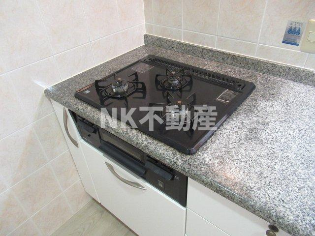 【キッチン】 | グランシェルドゥ（放出賃貸） | コンパクトなキッチンで掃除もラクラク