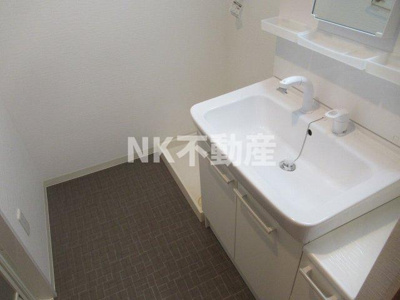 【洗面所】 | グランシェルドゥ（放出賃貸） | 使いやすい洗面所です