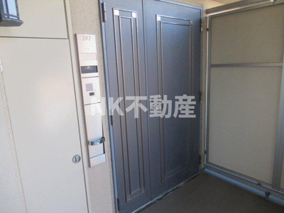 【玄関】 | グランシェルドゥ（放出賃貸） | ゆったりとした玄関です