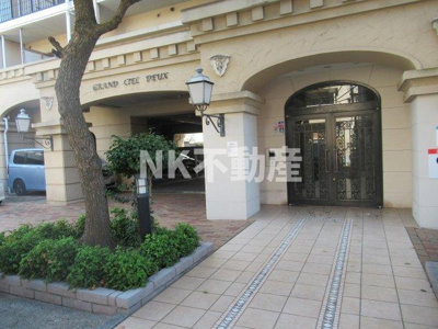 【エントランス】 | グランシェルドゥ（放出賃貸） | 毎日通るエントランスはこのようになっています