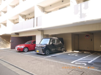 【駐車場】