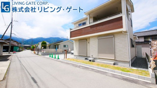 【前面道路含む現地写真】 | 前面道路は4.7ｍ　車庫入れも楽々