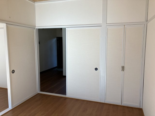 メゾンニューワイズ南館の洋室