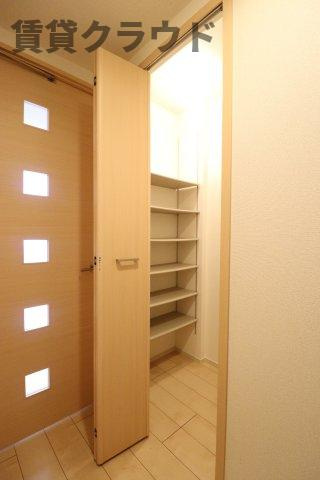 ヴィレッジゲート亥鼻の収納|シューズクローク