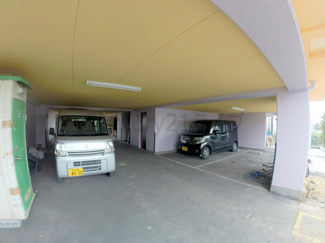 【駐車場】