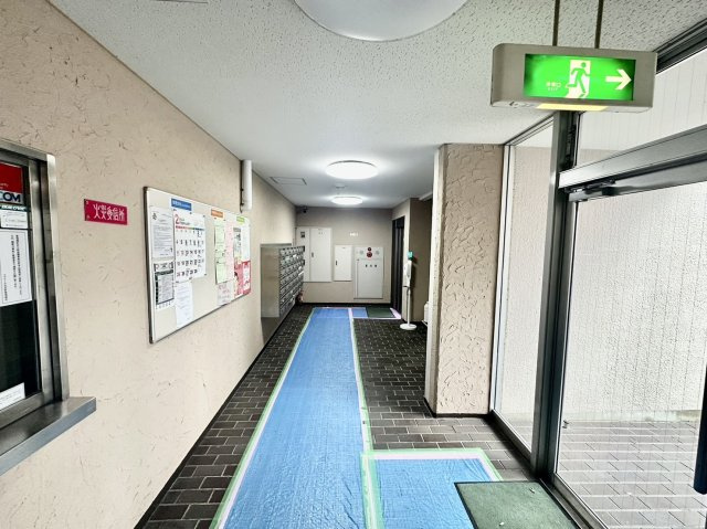 ファミール北目町のエントランス