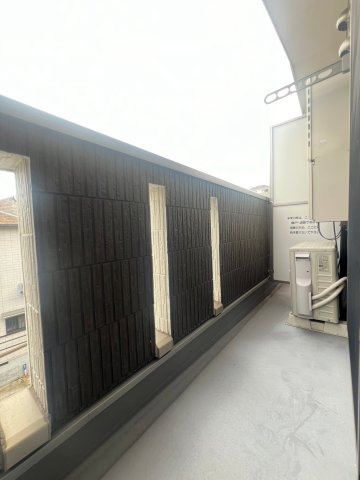ノイシュヴァン朝霧山手のバルコニー