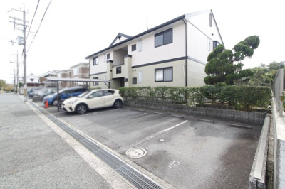 【駐車場】 | パセオ真美Ｃ棟 | 駐車場の空き状況は都度ご確認くださいませ