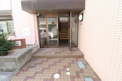 【エントランス】 | グランドゥール難波